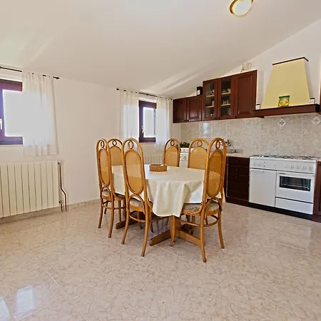 Milio 1105 Apartman Fažana